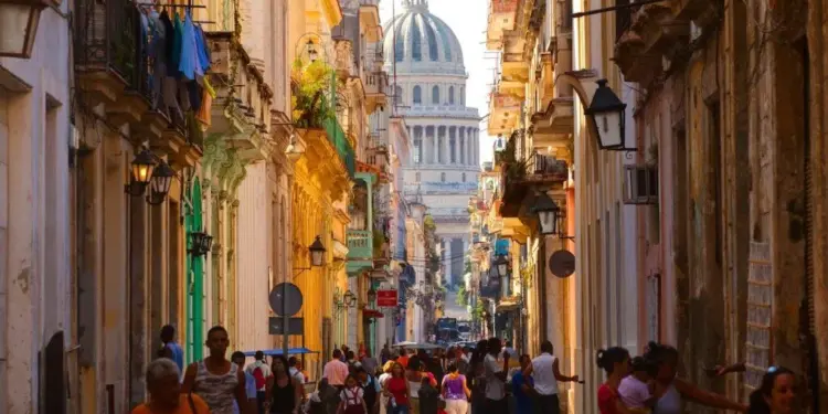 Cuba garantiza la continuidad de su turismo: “Los hoteles siguen abiertos y el destino continúa operando con normalidad”