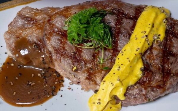 Ambassador Cruise Line suma menú The Grill al Ambition y el Ambience