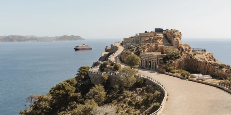 Explora Journeys presenta nuevas experiencias en el Mediterráneo a bordo de Explora II