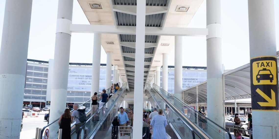 Imagen de archivo: Las fotos de las nuevas plataformas elevadas que estrena el aeropuerto de Palma