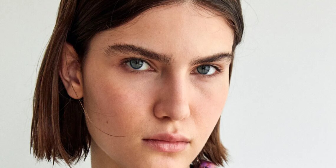 The Best Eye Makeup For Blue Eyes, According To Makeup Artists