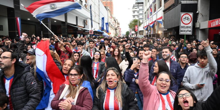 La fiebre albirroja impulsa el boom de viajes a EEUU - Última Hora