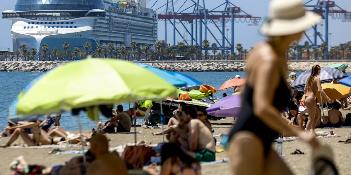 El barco crucero más grande del mundo atracará en Puerto Rico dos veces en 2027