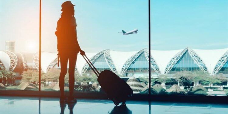 Economía.- El coste de los viajes es la principal barrera para el 43% de los turistas, según un estudio
