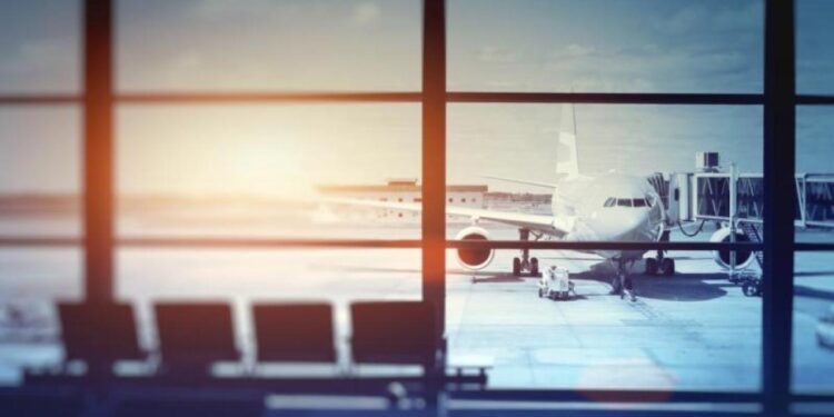 El nuevo cobro de un dólar en tiquetes aéreos podría afectar la conectividad y el turismo del país, según Anato