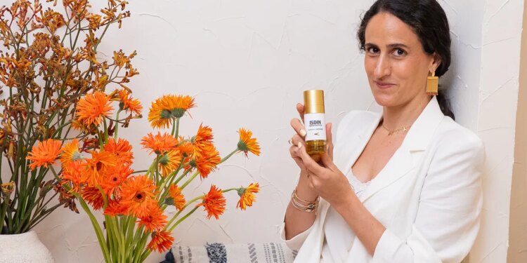 ISDINCEUTICS diseñó el sérum antiedad con Vitamina C que redefine la tecnología antiedad