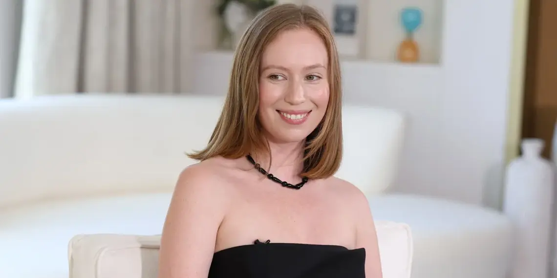 On the Podcast: Hannah Einbinder Hides Her Emmy and Actually Loves Magicians
