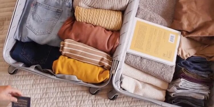 Viajar sin cargar con las maletas: el servicio que gana terreno entre quienes recorren varias ciudades