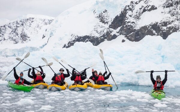 Mystic Cruises destaca zodiacs, kayaks y el equipamiento que constituye el "arsenal" de un barco de expedición