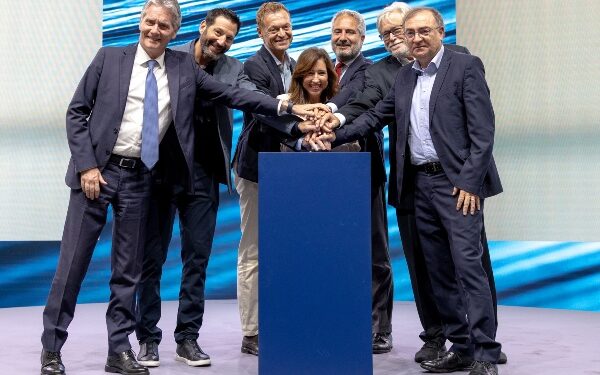 Fincantieri realiza corte de acero de nuevo barco para Carnival Cruise Line