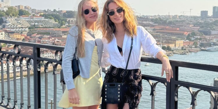 Geraldine Bazán disfruta unas vacaciones de ensueño con su hija Miranda entre España y Portugal