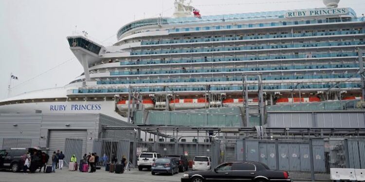 Detectaron brote de norovirus en crucero de EU, hay más de 100 casos