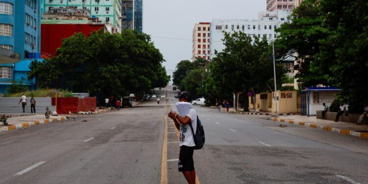 Agencias de viajes en Miami: la crisis en Cuba pesa más que las nuevas sanciones