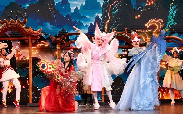 Con estreno de obra de teatro familiar en el Adora Magic City se da inicio a temporada de viajes con temática veraniega