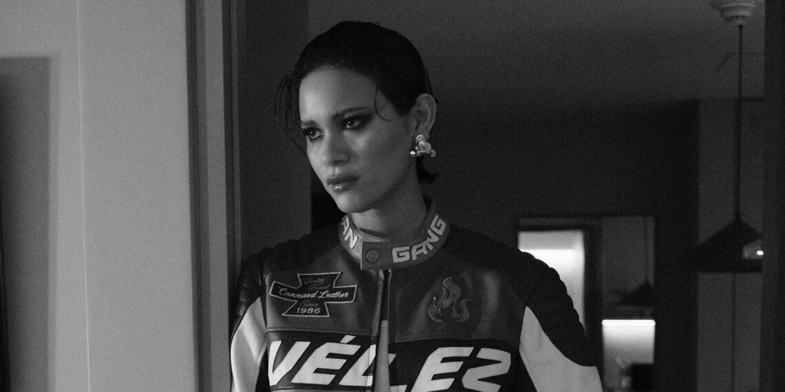 Juana Burga lleva al desfile de Vélez x J Balvin en Medellín las piezas de moda más deseadas de la temporada