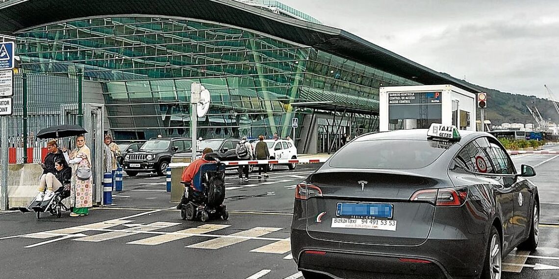 Competencia investiga a los taxis de Getxo por concertar viajes turísticos