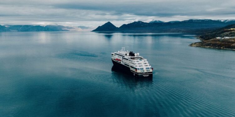 La mejor novela sube al crucero con la escritora Katie Hale en HX Expeditions