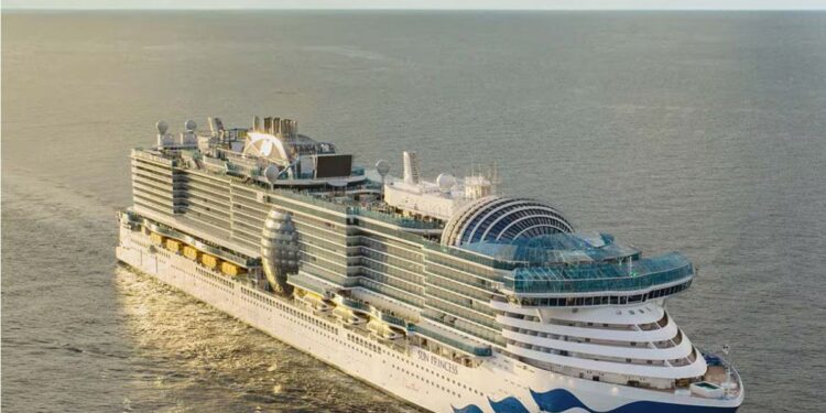 Cruceros en Grecia al l&iacute;mite: m&aacute;s de 13.000 pasajeros en Corf&uacute; en un solo d&iacute;a