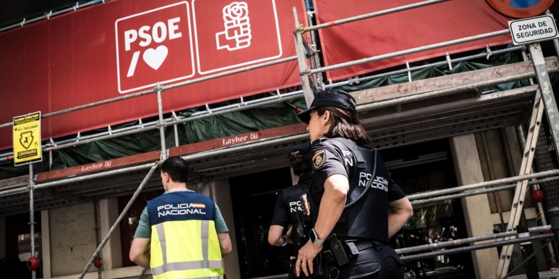 Las secretarias del PSOE confirman que Ferraz pagó viajes a Leire Díez y le facilitó el parking