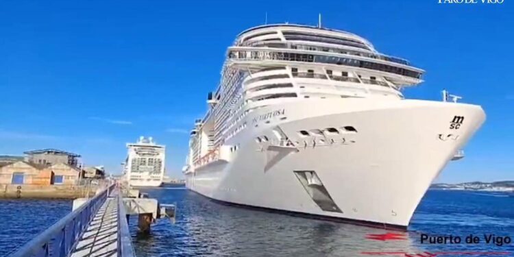 El MSC Virtuosa y el Ventura atracan en el muelle de Trasatlánticos
