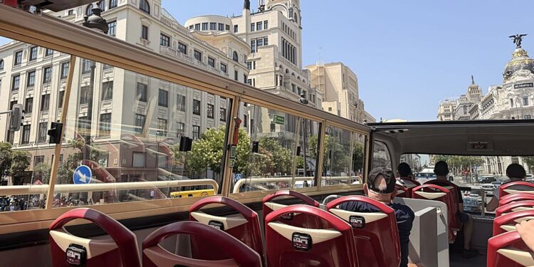 Madrid, desde un bus turístico: aquí no hay playa, pero sí cruceros