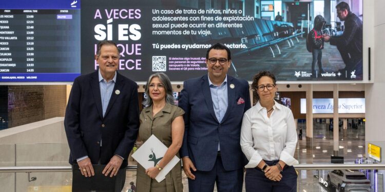 Mantiene SECTUR contacto con agencias de viajes afectadas por salida de Magnicharters – A21