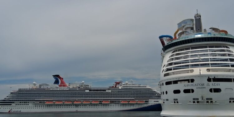 Más de 11 mil cruceritas y tripulantes disfrutan de Puerto Vallarta