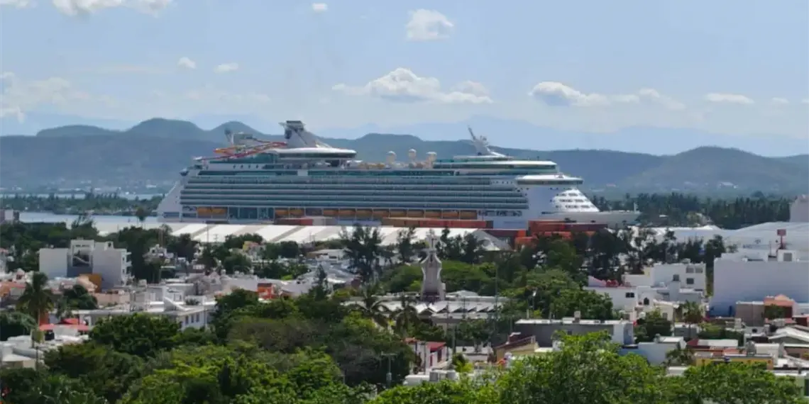 Mazatlán supera los 16 mil cruceristas en julio con la llegada del "Navigator of the Seas"