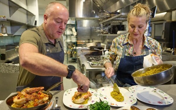 Michelle Bernstein es nombrada curadora culinaria y socia chef de Victory Cruise Lines