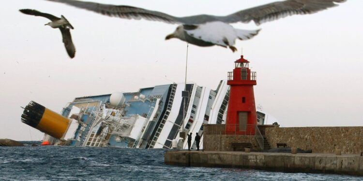 ‘Naufragio: pesadilla en el mar’: cronología del desastre del Costa Concordia en el nuevo documental de Netflix