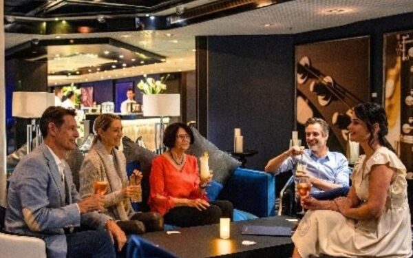 Nicko Cruises se asocia con app de citas Meet5
