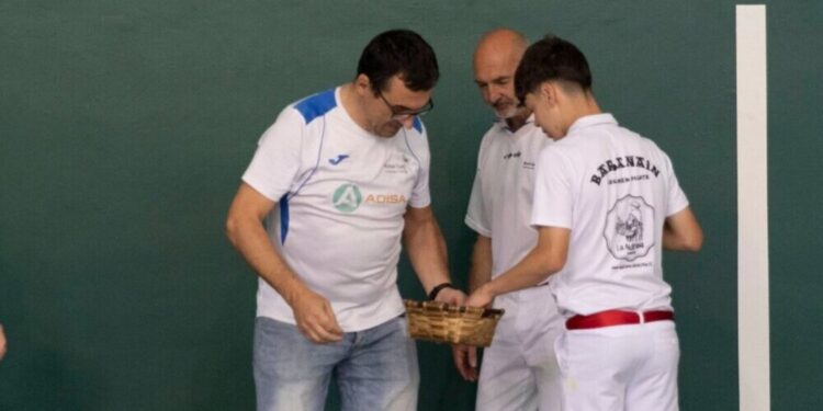 Pamplona impulsa el turismo de pelota vasca con una inversión municipal