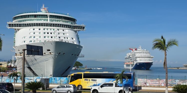 Recibe Puerto Vallarta el segundo doble arribo de cruceros de julio