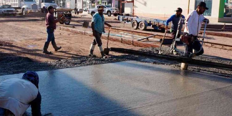 Rehabilitan cruceros con concreto hidráulico para reducir daños por lluvias en Cajeme