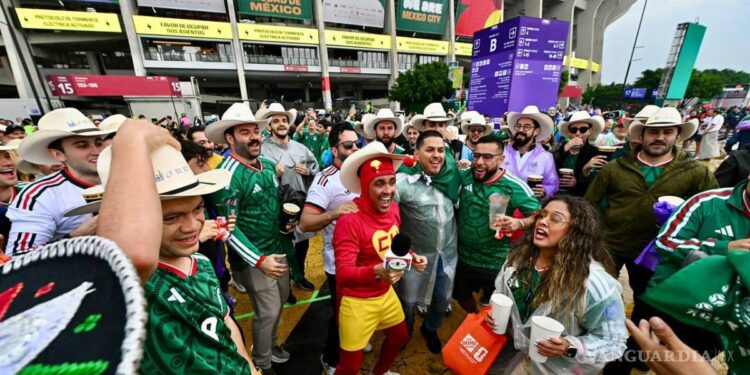 Renuncias, mentiras piadosas y viajes desde Nueva York: así llegaron los aficionados al México vs Inglaterra