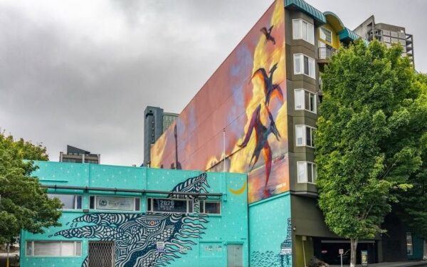 Seattle: Norwegian Cruise Line ayuda a financiar e inaugura mural en zona de Belltown
