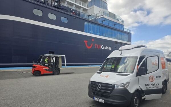 TUI Cruises dona alimentos excedentes en Puerto de Kiel
