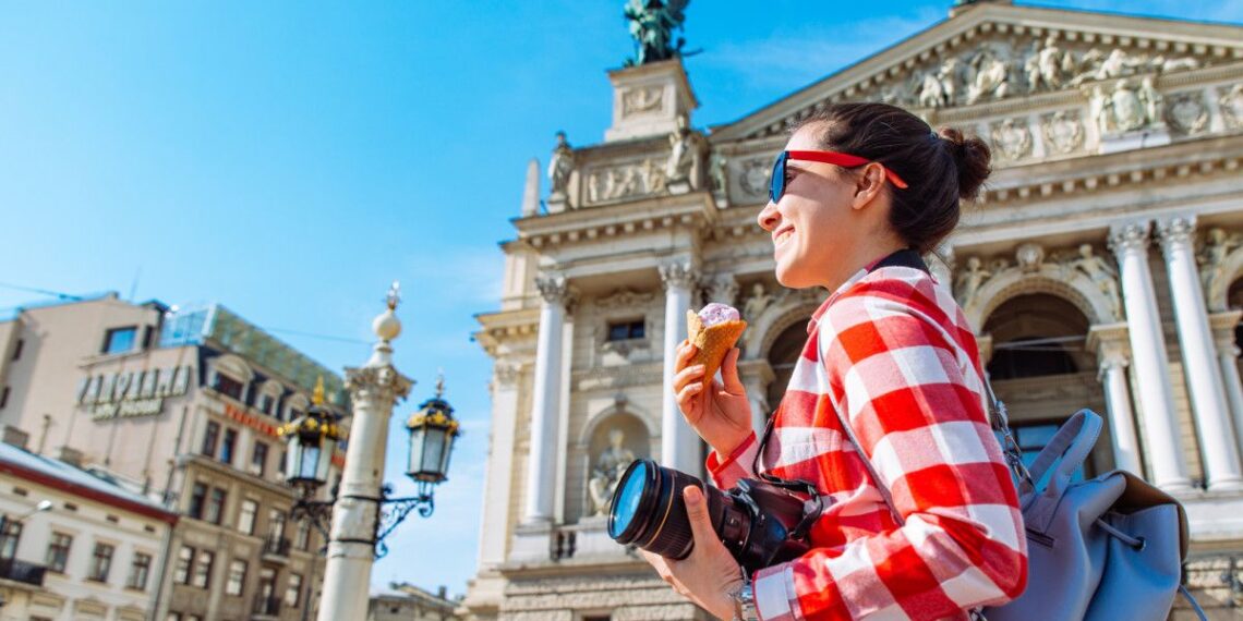 Viajes m&aacute;s cortos y cerca de casa: as&iacute; cambia el turismo europeo este verano