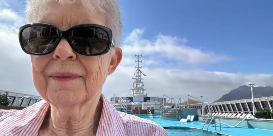 Sharon Lane, jubilada de 78 años que vive en un crucero: "No estoy de viaje, esta es mi casa y es aquí es donde vivo"