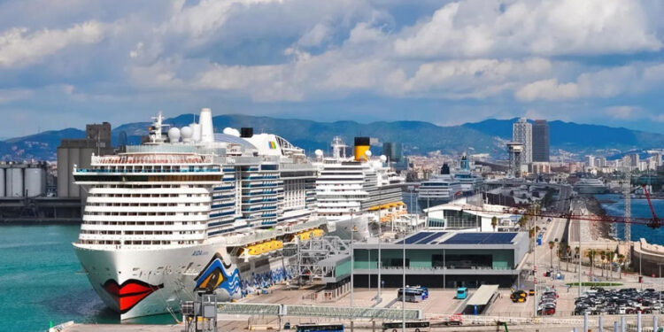 Una tasa de hasta 30 euros para los cruceristas en Barcelona