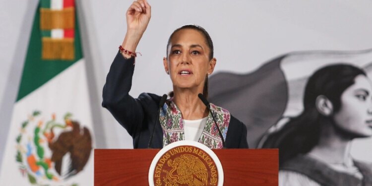 "Es seguro visitar el país", dice Sheinbaum ante alerta de viaje emitida por Reino Unido previo al partido contra Inglaterra