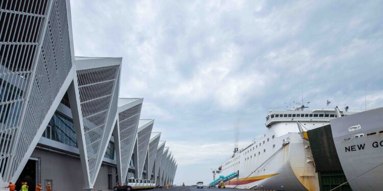 Galería de Terminal de cruceros de Qingdao / CCDI - MOZHAO Studio + CCDI JING Studio