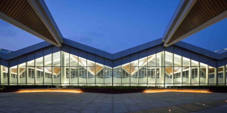 Galería de Terminal de cruceros de Qingdao / CCDI - MOZHAO Studio + CCDI JING Studio
