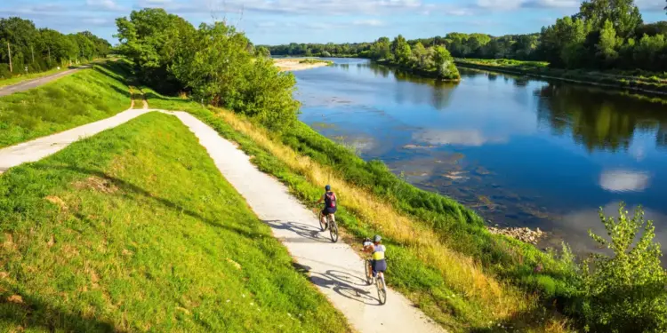5.600 kilómetros y 7 países en bicicleta: así es la gran ruta que conecta los fiordos noruegos con el fin del mundo