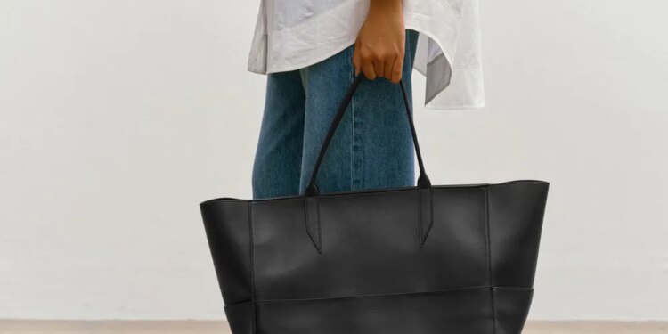 8 Travel Totes for Every Style, Destination, and Itinerary