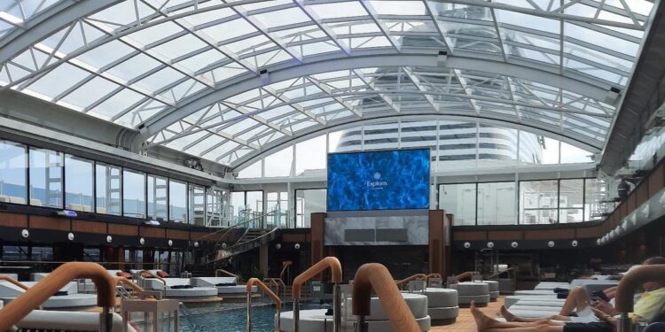 Instalaciones interiores del crucero Explora III