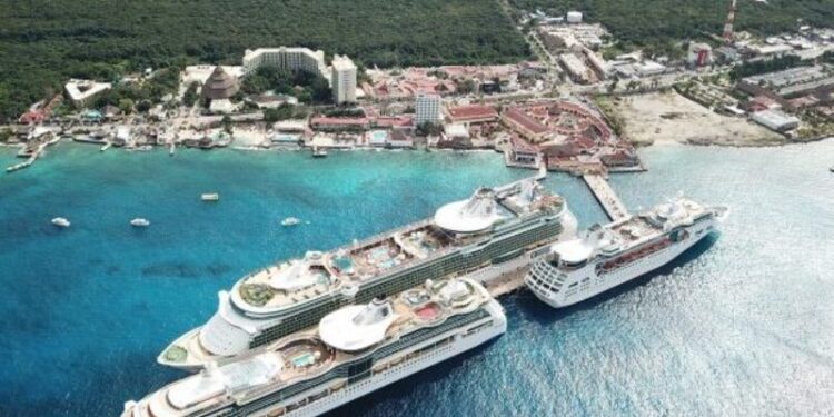 Cruceros crecen en Caribe mientras bajan ferrys y tráfico aéreo