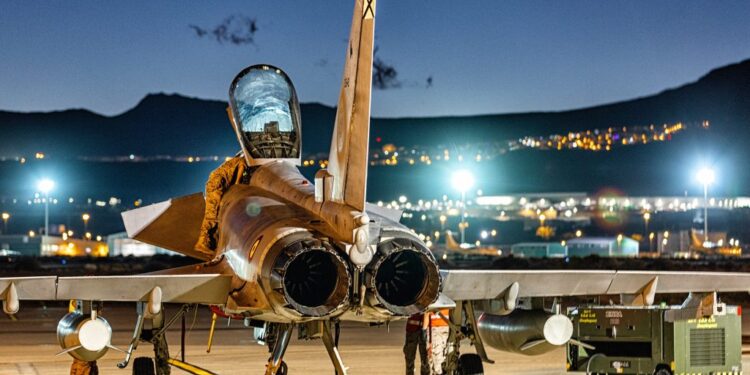Canarias: una gran industria turística hacia una gran base logística militar
