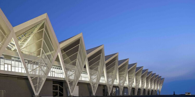 Galería de Terminal de cruceros de Qingdao / CCDI - MOZHAO Studio + CCDI JING Studio