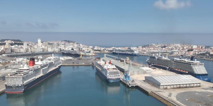 Los cinco cruceros haciendo escala en A Coruña el día del eclipse